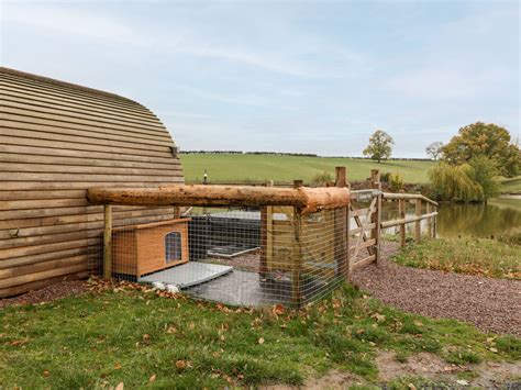 Pod Clifton Upon Teme Worcestershire England Hot Tub Getaways