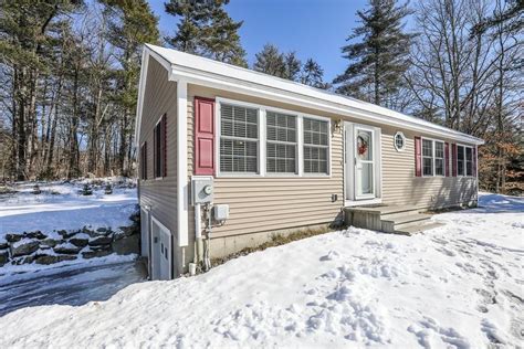 200 Main St Fremont Nh 03044 Mls 72621410 Redfin
