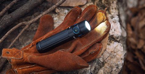 Заряден Фенер Olight Baton 3 MAX 2500 Лумена CW Magnesium Alloy Desert