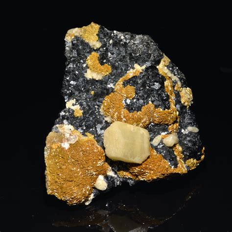 Sphalérite Sidérite Et Calcite Peyrebrune Tarn France