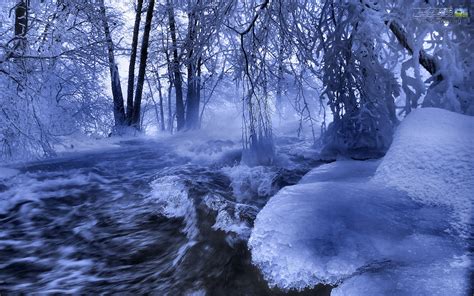 رودخانه یخ زده در زمستان Frozen River In Winter