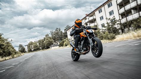 KTM Lanza Una Oferta Salvaje Para Amantes De Las Motos Naked Con Carnet A2