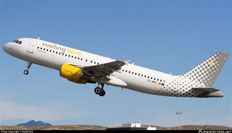 EC MBD Vueling Airbus A320 214 Photo By RobertLN ID 1169546