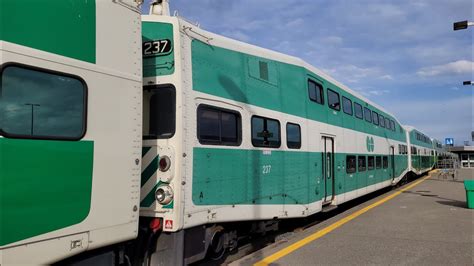 Mid Old Cab Car Go With Pulling Into Departing