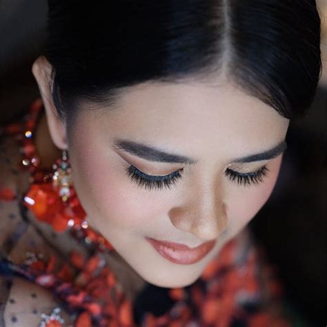 Photos Of Kahiyang Ayu At A Fashion Show Beautiful And Elegant