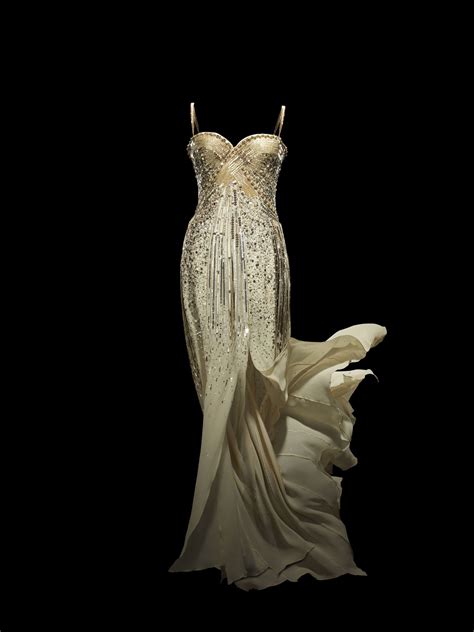 Get A Sneak Peek At The Vandas New Dreamy Dior Exhibition Christian Dior Designer Dior Gown