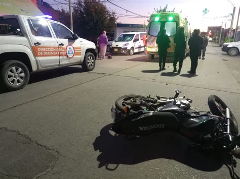 Un Motociclista Fue Hospitalizado Luego De Chocar Contra Una Camioneta