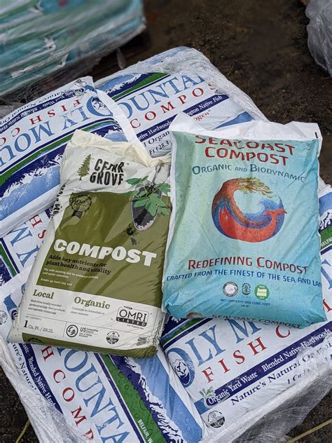 bagged-compost-at-walts-organic-seattle - Walt's Organic Fertilizer Co.