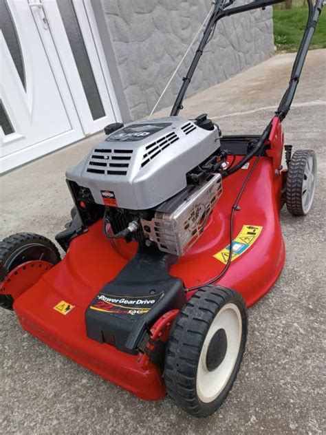 Samohodna Kosilica Briggs Stratton 5 5