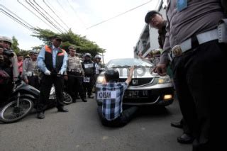 Rekonstruksi Lakalantas Di Jalan Kebon Kopi Cimahi DATATEMPO