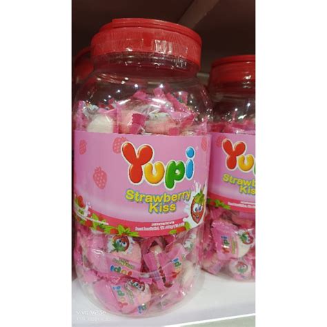 Jual Permen Yupi Strawberry Kiss Toples Gr Shopee Indonesia