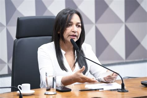 AO VIVO Senadora Eliziane Gama apresenta relatório da CPMI do 8 de