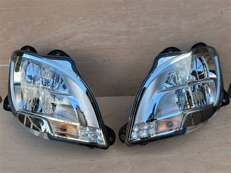 Reflektor NOWY lampa DAF XF 106 LED lewa kpl Poznań Kup teraz na