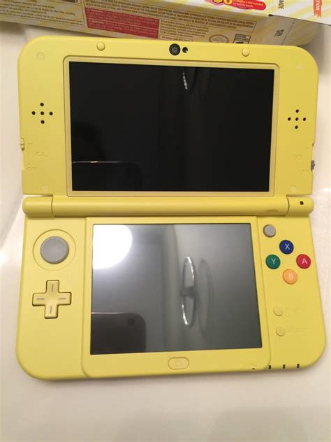 Nintendo 3ds Xl Pikachu Edition Town