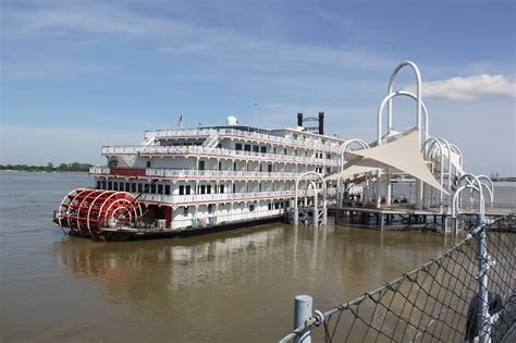 DONNALEEQ: HOME FROM A MISSISSIPPI RIVER BOAT CRUISE