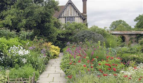 Gardens Of The Arts And Crafts Movement House Garden