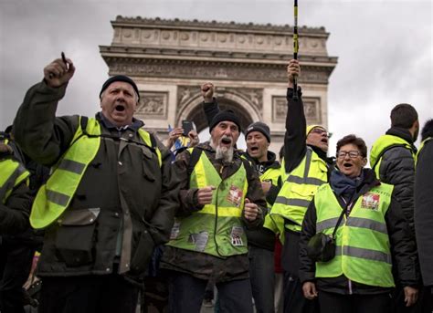 Coletes Amarelos Protestos Continuam Apesar Das Promessas De Macron