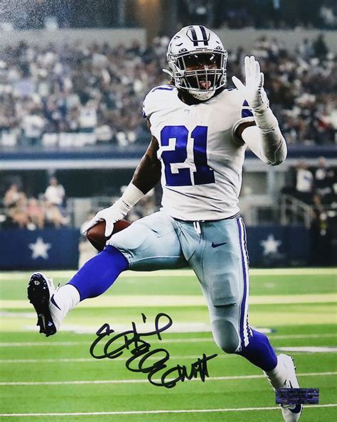 Ezekiel Elliott Dallas Cowboys Signed Autographed 8x10 Photo Sports