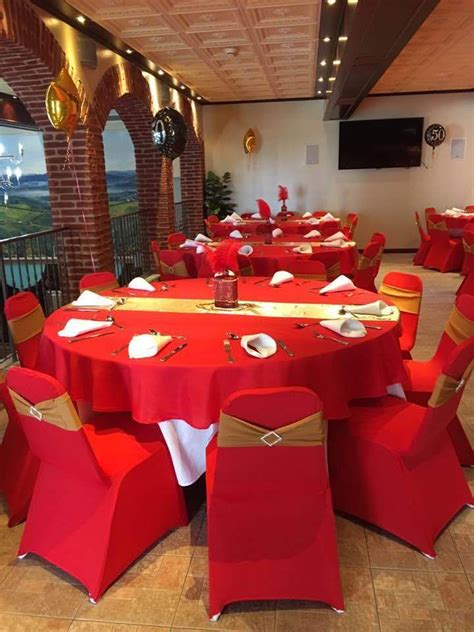 Red Seamless Polyester Round Tablecloth 90 Red Quince Theme Red