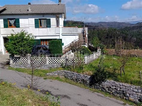 Vendita Terratetto Unifamiliare In Via San Rocco Carrodano Buono Stato