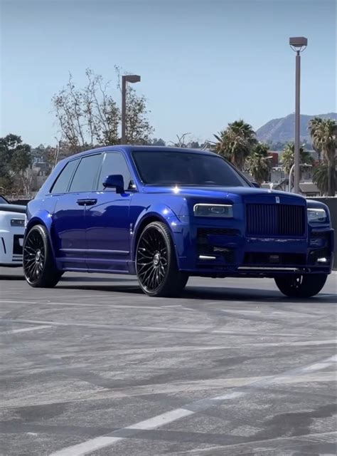 Royal Blue Rolls Royce in 2022 | Rolls royce, Royal blue, Royce