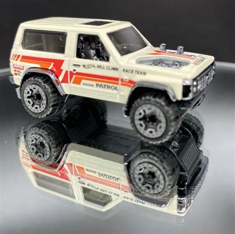 HOT WHEELS NISSAN Patrol Custom Vanilla 2023 HW J Imports Off Road 4x4