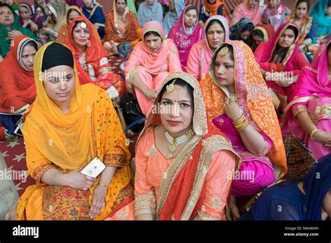 Punjabi wedding hi-res stock photography and images - Alamy