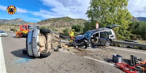 Un Muerto Y Dos Heridos Tras Colisionar Dos Coches Entre Los Municipios