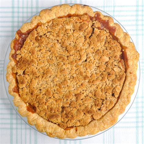 Deep Dish Apple Crumble Pie. A new method to bake it perfectly!