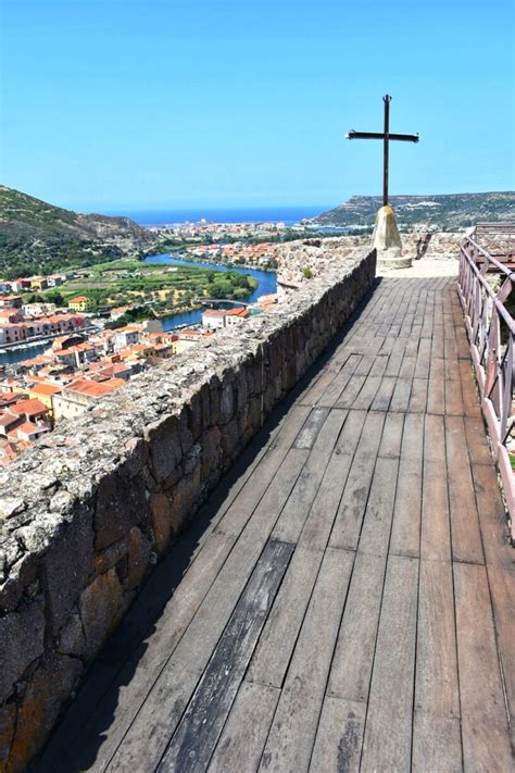 Bosa Cosa Vedere Il Borgo Antico E Le Migliori Spiagge Sardegnatoujours