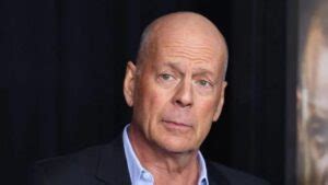 Bruce Willis la malattia peggiora È aggressivo e non riconosce la madre