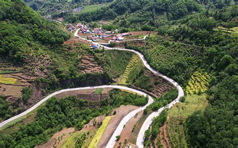 乡村十年｜俯瞰“四好农村路”：穿越祖国大地连接乡村与城市 快看 澎湃新闻 The Paper