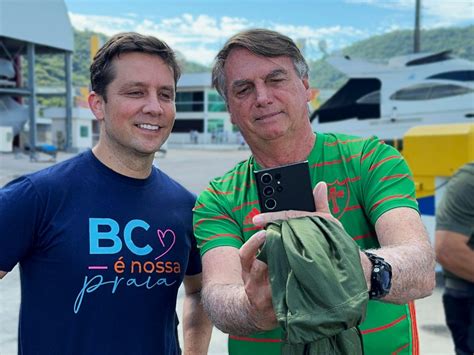 Jair Bolsonaro em Balneário Camboriú prefeito vai ao encontro de ex