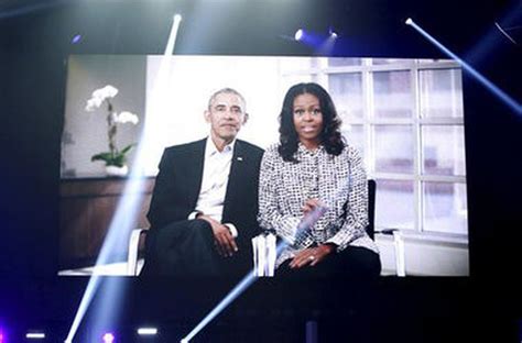 Obamas Sign Netflix Deal Former First Couple Will Produce Films Series Documentaries