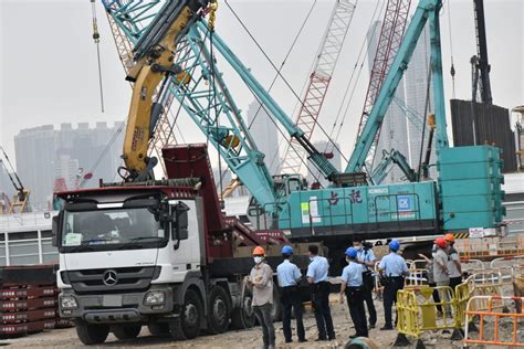 吊臂貨車鐵勾鬆脫 地盤工人遭鐵板擊中重創死亡