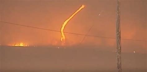 Firenado Spotted Inside Californias Sherpa Wildfire Which Has Tripled In Size Earth