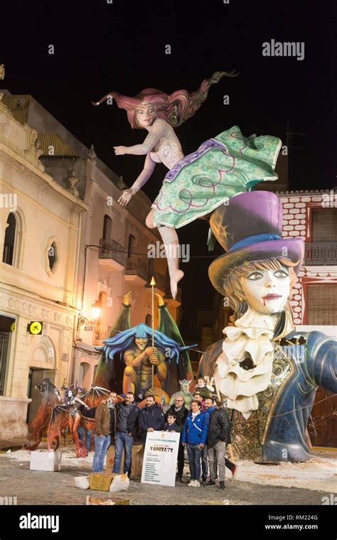 La Nit de la cremà es el colofón de las fiestas de Las Fallas Es la