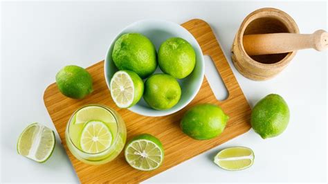 Estos son los beneficios de tomar jugo de cáscara de limón te