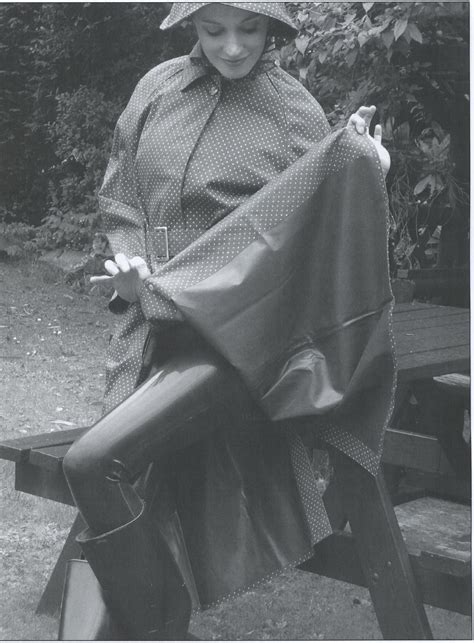 Pin By Lecc1uk On Mackintosh Miscellany Rainwear Girl Mackintosh