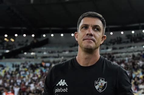 Barbieri Nunca Esteve T O Perto De Ser Demitido Pelo Vasco Papo Na