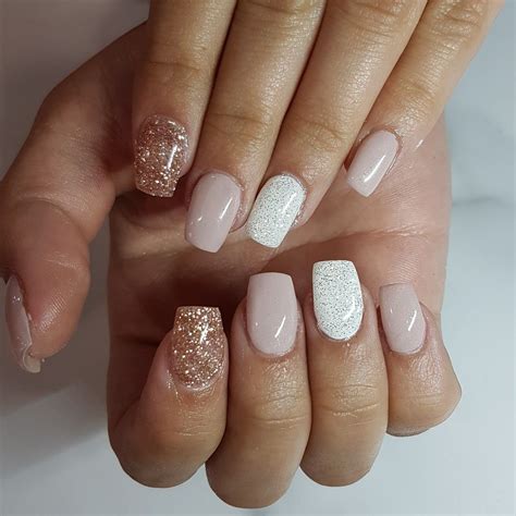 Cute Nail Deign Nude With White And Rose Gold Glitter Square Gel