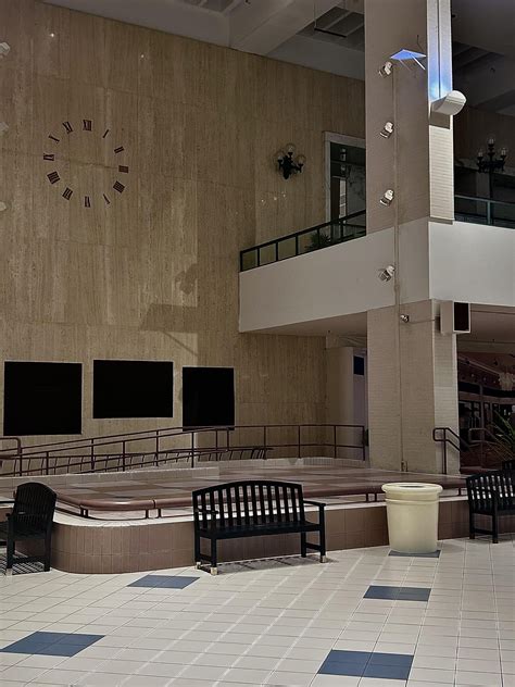 Every mall is abandoned : r/liminalspaces