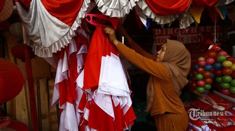 Contoh Puisi Kemerdekaan Indonesia Untuk Malam Tirakatan Hut Ke Ri