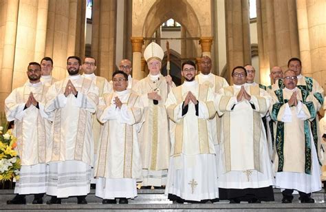 Cardeal Scherer Ordena Di Conos Para A Igreja Em S O Paulo Jornal