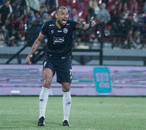 Liga Arema Fc Tanpa Striker Andalan Di Laga Derby Jatim