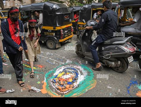 Mumbai India 26th Sep 2022 People Walk Past A Pothole Painted In