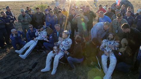 Video Le Retour Sur Terre R Ussi D Un Astronaute Am Ricain Et De Deux