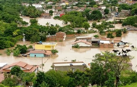 Bahia Chuva Deixa Mais De Fam Lias Desabrigadas Prefeito Isolado