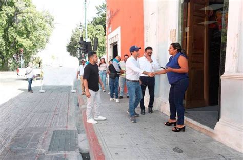 El Gobernador Mauricio Vila Dosal supervisa trabajos de construcción