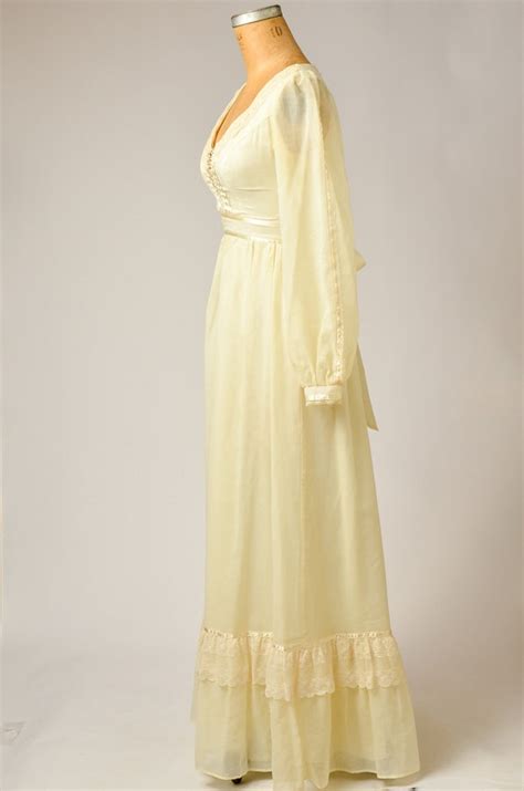 1970s Gunne Sax Ivory Prairie Dress Full Length Lace Gem